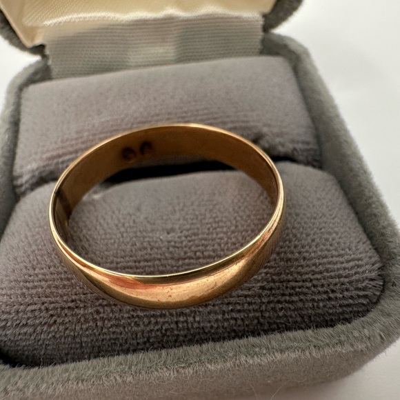14k gold band ring - Picture 3 of 4
